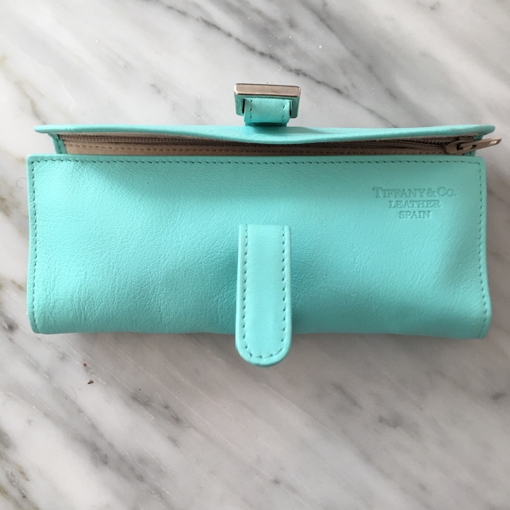 Tiffany&Co leather jewelry case discont/never used